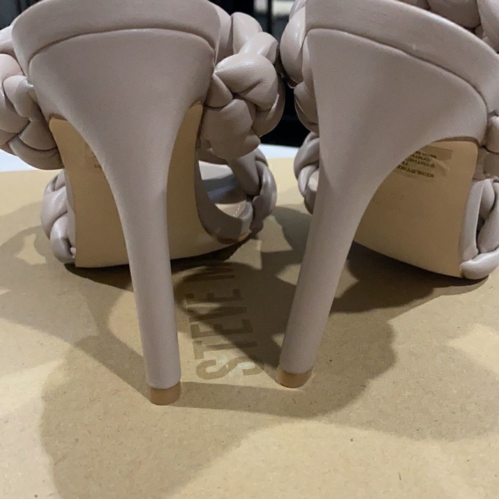 Steve Madden new sandals  - Picture 3 of 5